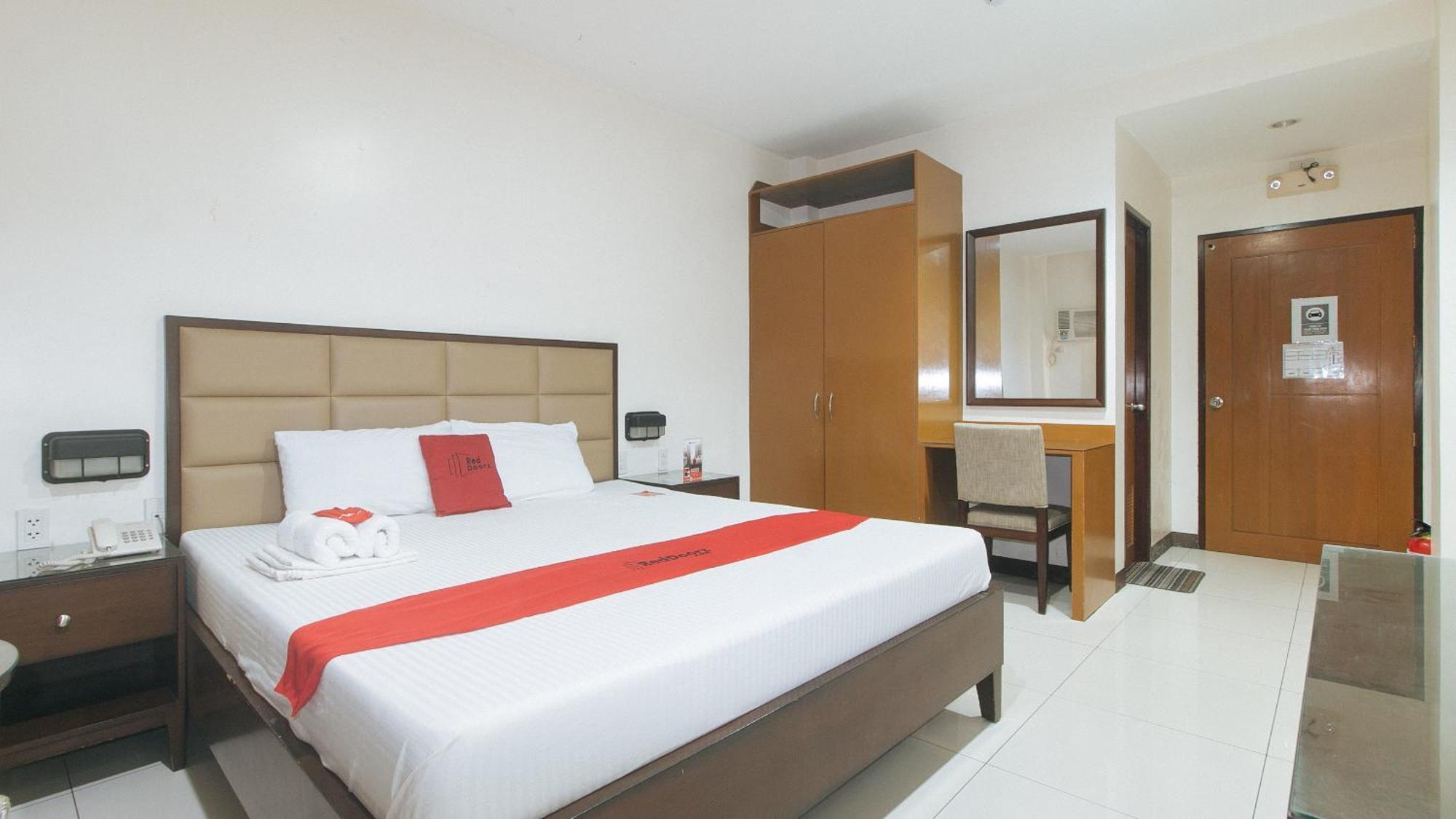 Reddoorz Near Angeles University Foundation Luaran gambar
