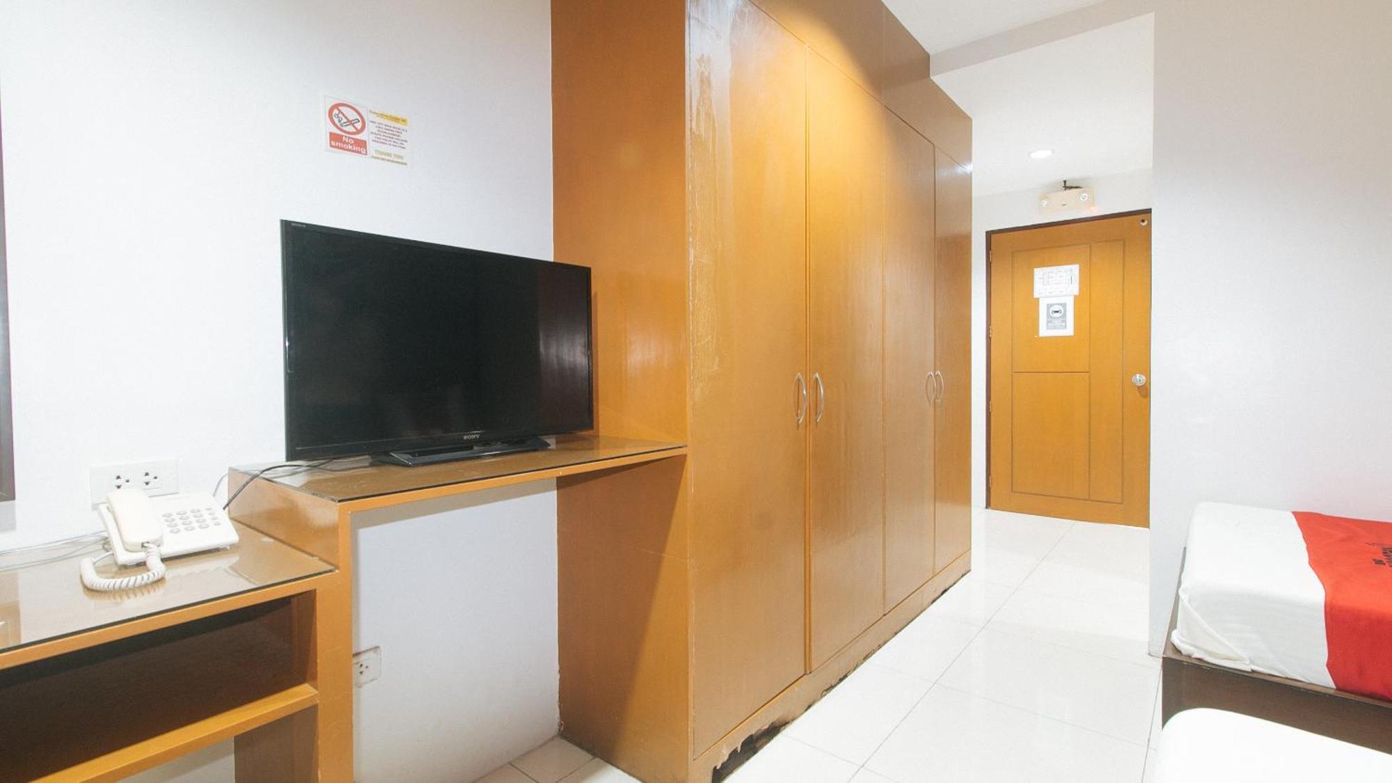Reddoorz Near Angeles University Foundation Luaran gambar