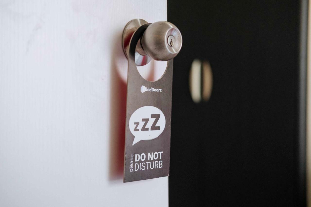 Reddoorz Near Angeles University Foundation Luaran gambar