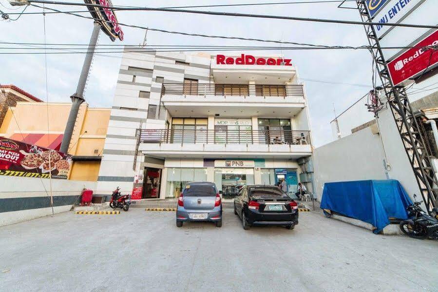 Reddoorz Near Angeles University Foundation Luaran gambar